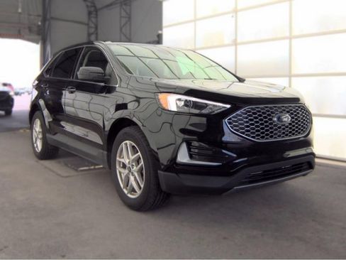 Used 2023 Ford Edge SEL AWD/4WD image 3