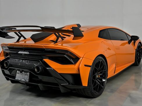 Used 2022 Lamborghini Huracan STO RWD image 14