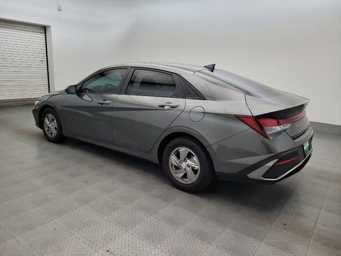Used 2025 Hyundai Elantra SE FWD image 3