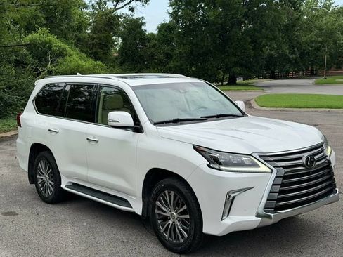 Used 2018 Lexus LX 570 4WD image 9