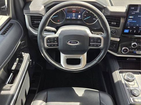 Used 2024 Ford Expedition XLT AWD/4WD image 16