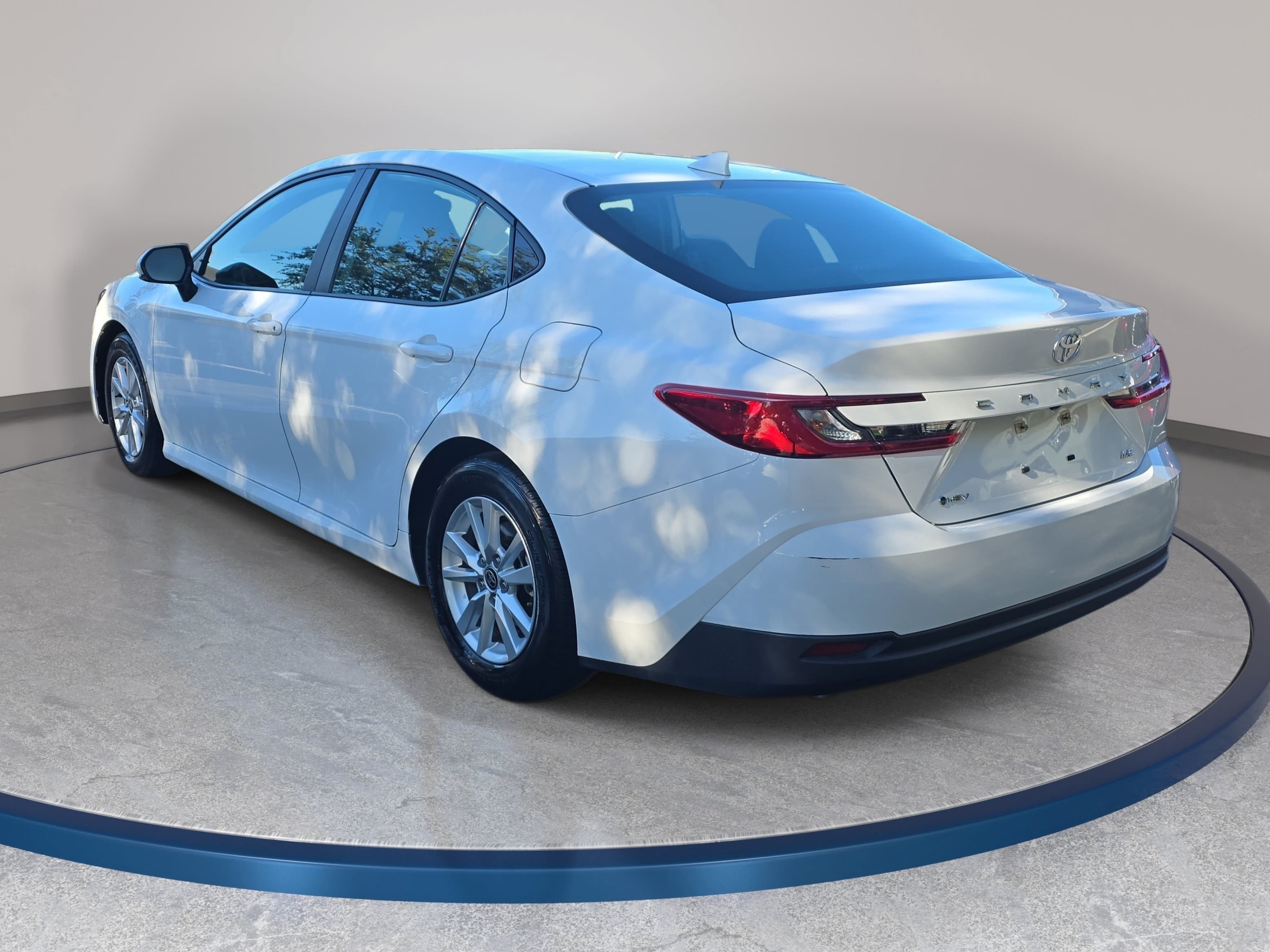 Used 2025 Toyota Camry LE FWD image 7