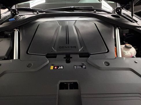 Used 2025 Genesis Electrified GV70 Advanced image 39