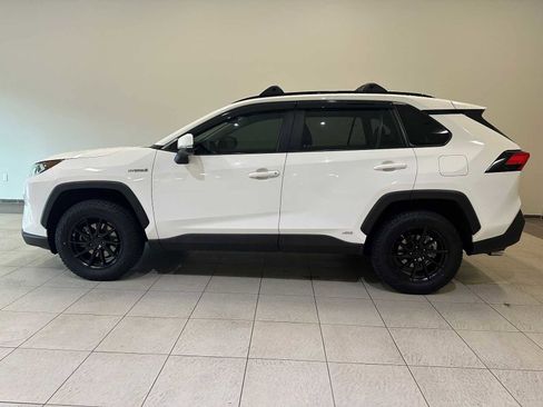 Used 2019 Toyota RAV4 XLE w/ Convenience Package image 3