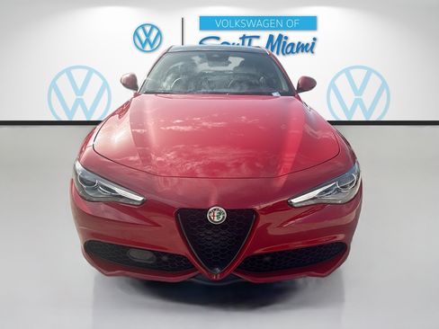Used 2023 Alfa Romeo Giulia Sprint RWD image 2