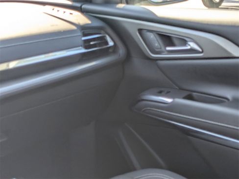 Certified 2025 Chevrolet Traverse LT image 14