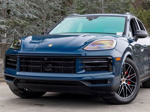New 2025 Porsche Cayenne S image 7