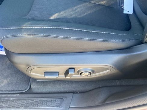 New 2025 Jeep Grand Cherokee Laredo w/ Luxury Tech Group I image 18