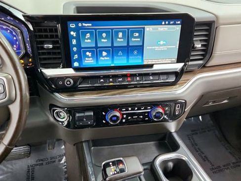 Used 2023 Chevrolet Silverado 1500 LT Trail Boss w/ Convenience Package II image 16