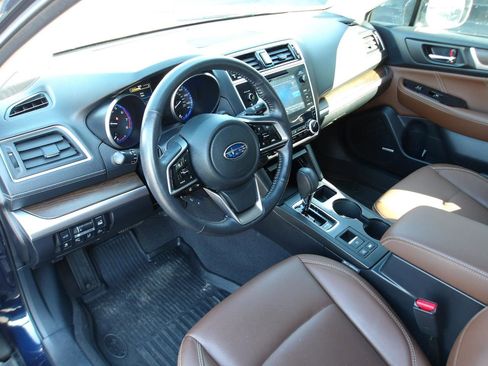 Used 2018 Subaru Outback 2.5i Touring AWD/4WD image 9