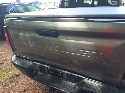 Used 2024 Chevrolet Colorado Trail Boss w/ Technology Package AWD/4WD image 10