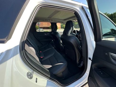 Used 2023 Volvo XC60 B5 Plus w/ Climate Package FWD image 17