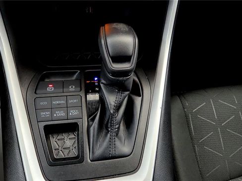 Certified 2023 Toyota RAV4 XLE image 40