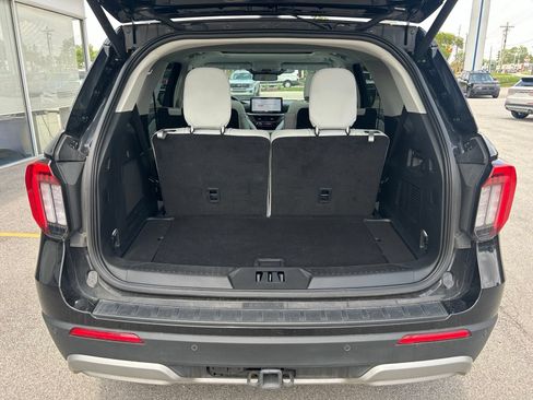 Used 2025 Ford Explorer Platinum w/ LUX Leather Package AWD/4WD image 8
