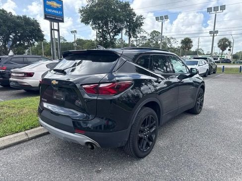 Used 2020 Chevrolet Blazer LT w/ Sound & Technology Package FWD image 2
