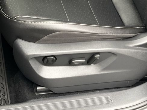 Used 2019 Volkswagen Tiguan SEL Premium R-Line image 10