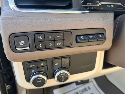 Certified 2024 GMC Yukon XL Denali image 19