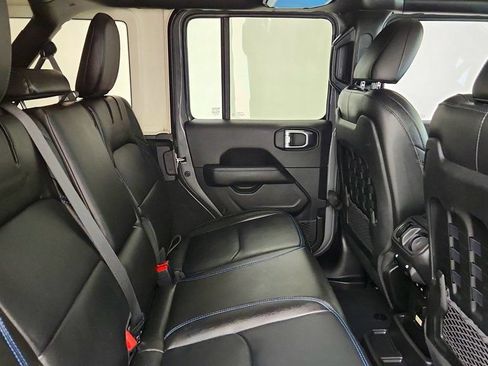 Used 2022 Jeep Wrangler Unlimited Rubicon 4xe w/ Cold Weather Group AWD/4WD image 23