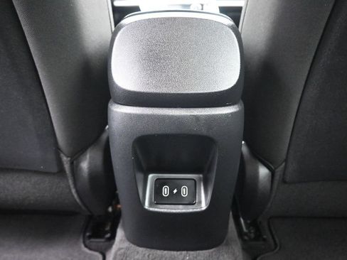 Used 2025 Hyundai Elantra SEL FWD image 36
