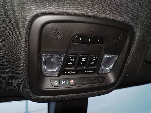 Used 2023 Chevrolet Traverse RS AWD/4WD image 35