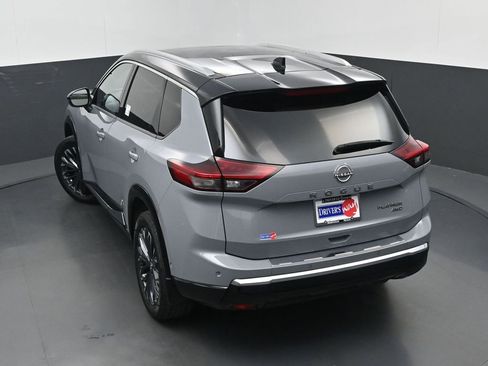 Used 2024 Nissan Rogue Platinum AWD/4WD image 35