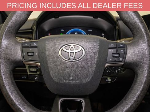 Used 2025 Toyota Camry LE FWD image 18