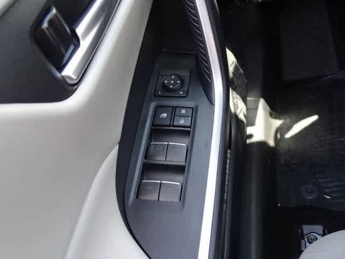 Used 2025 Toyota RAV4 XLE w/ Convenience Package AWD/4WD image 38