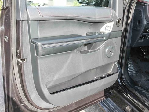 Used 2022 Ford Expedition Max Limited image 29