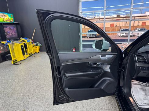 Used 2019 Volvo XC90 T6 R-Design w/ Advanced Package image 9