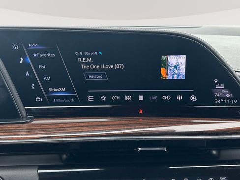 Used 2022 Cadillac Escalade Premium Luxury w/ LPO, Illumination Package image 10