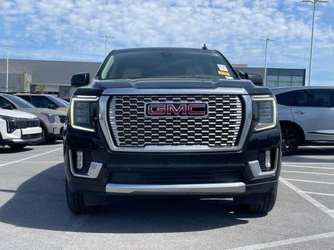 Used 2021 GMC Yukon Denali w/ Denali Premium Package image 2