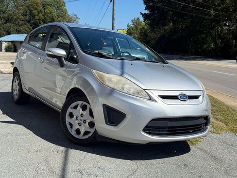 Used 2013 Ford Fiesta SE w/ Super Fuel Economy Pkg image 1