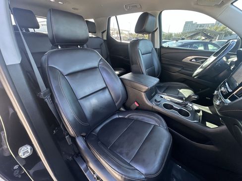 Used 2020 Chevrolet Traverse RS image 28