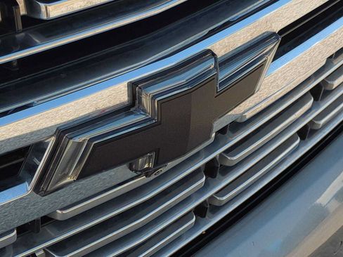 Used 2023 Chevrolet Suburban Premier w/ Premium Package AWD/4WD image 32