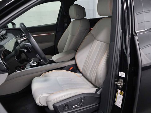 Used 2024 Audi Q8 e-tron Prestige w/ Prestige Package AWD/4WD image 5