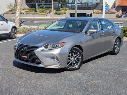 Used 2017 Lexus ES 350 w/ Navigation System Package