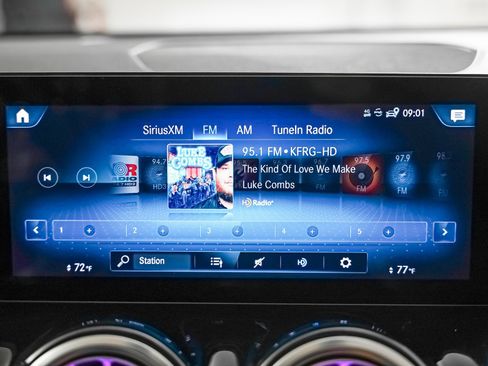 Certified 2023 Mercedes-Benz GLB 250 image 20