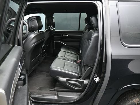 Used 2024 Jeep Wagoneer L Series III w/ Flexible Seating Group AWD/4WD image 25