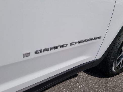 New 2025 Jeep Grand Cherokee Limited image 6