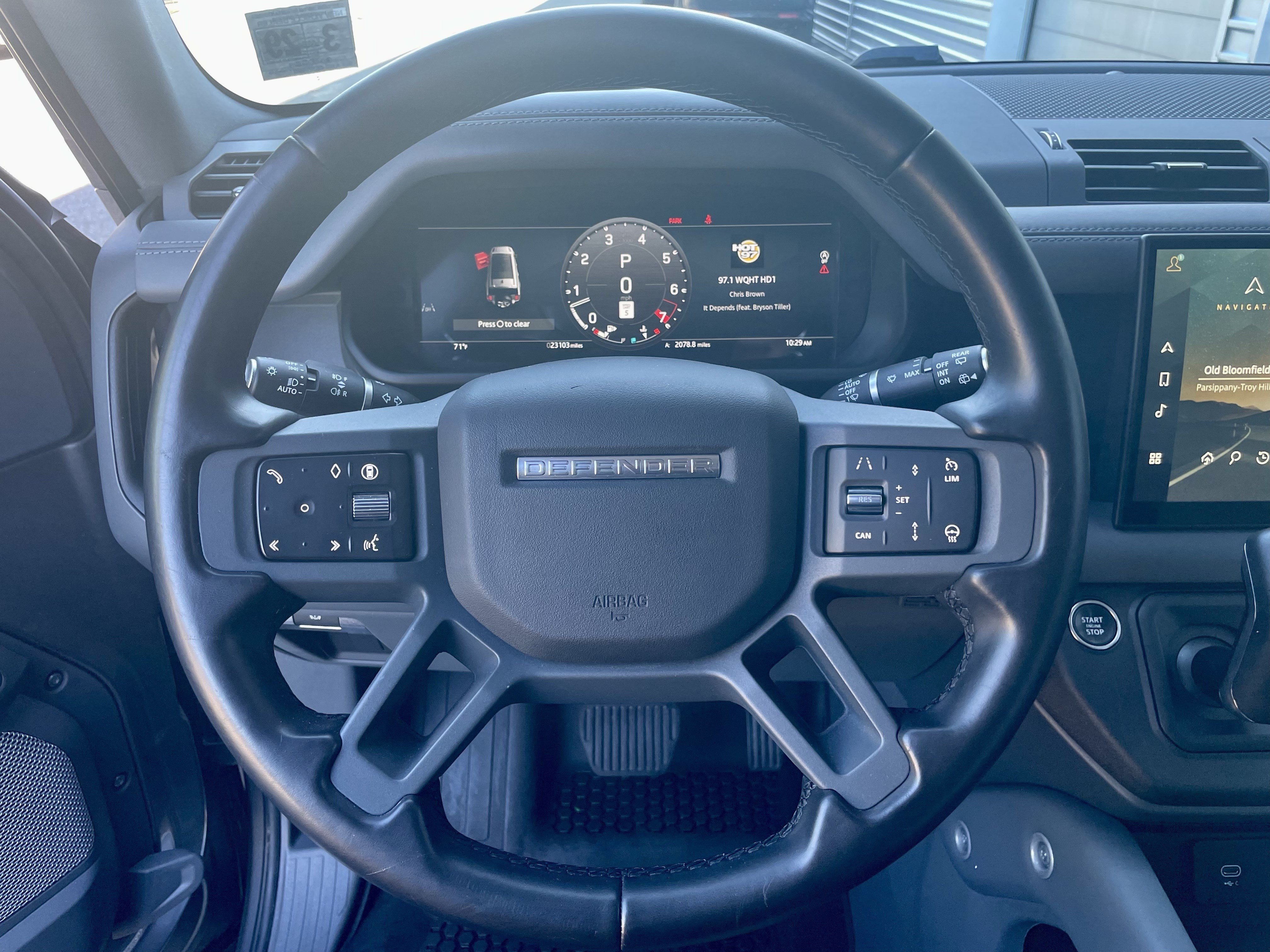 Used 2024 Land Rover Defender 130 X-Dynamic SE AWD/4WD image 21