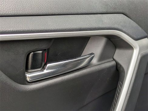 Used 2021 Toyota RAV4 XLE w/ Carpet Mat Package (TMS) image 26