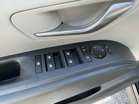 Used 2026 Hyundai Tucson SEL FWD image 16