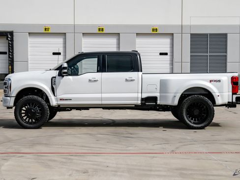 Used 2026 Ford F450 Platinum w/ FX4 Off-Road Package image 6