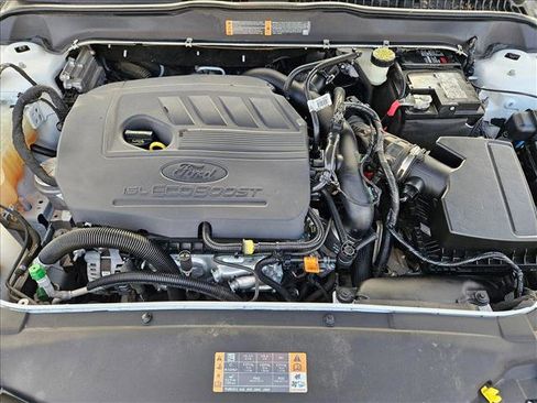 Used 2018 Ford Fusion SE w/ Fusion SE Technology Package image 22