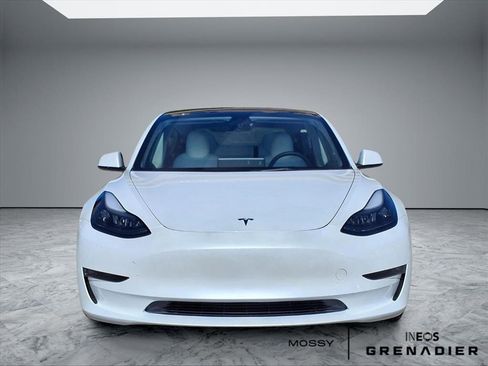 Used 2023 Tesla Model 3 Performance image 3