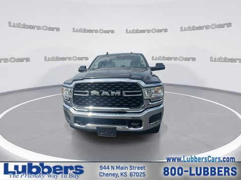 Used 2022 RAM 2500 Big Horn AWD/4WD image 3