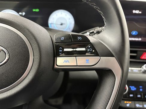 Used 2023 Hyundai Elantra SEL w/ Convenience Package image 32