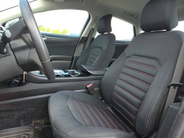 Used 2016 Ford Fusion SE w/ Equipment Group 201A FWD image 25