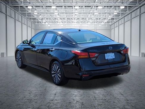 Used 2024 Nissan Altima 2.5 SV image 3