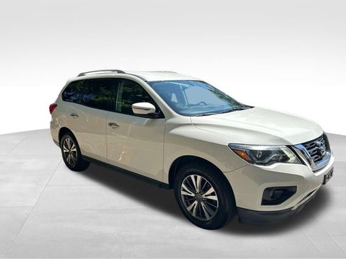 Used 2017 Nissan Pathfinder SV FWD image 8